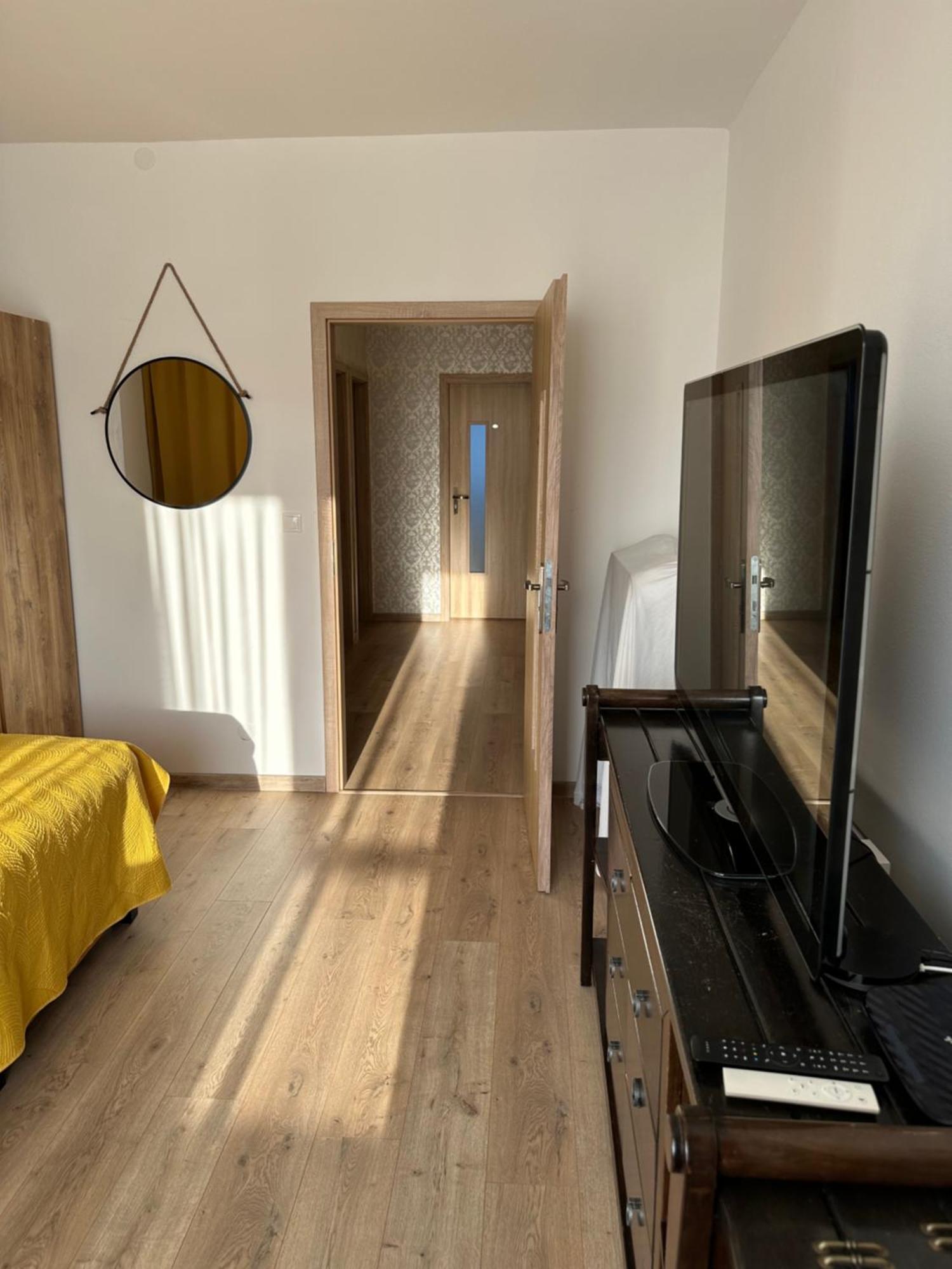 Ferienwohnung Sunny House Two Pressburg Exterior foto
